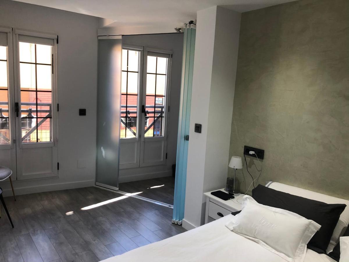 Ferienwohnung Piso En El Emblematico Barrio Antiguo De Oviédo Exterior foto